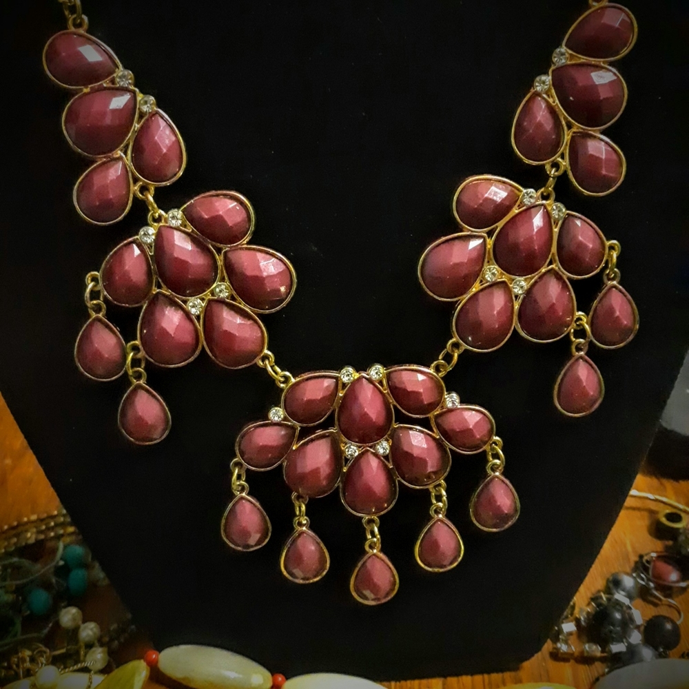 (💋2 FOR $15💋)BEAUTIFUL STATEMENT NECKLACE